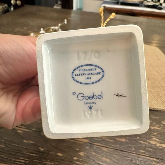 Goebel Hummel CONGRATULATIONS Girl Figurine 17/0 Final Issue TMK 7 Vintage - Picture 6 of 9